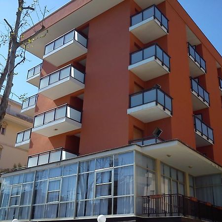 Hotel Darsena Чезенатіко Екстер'єр фото