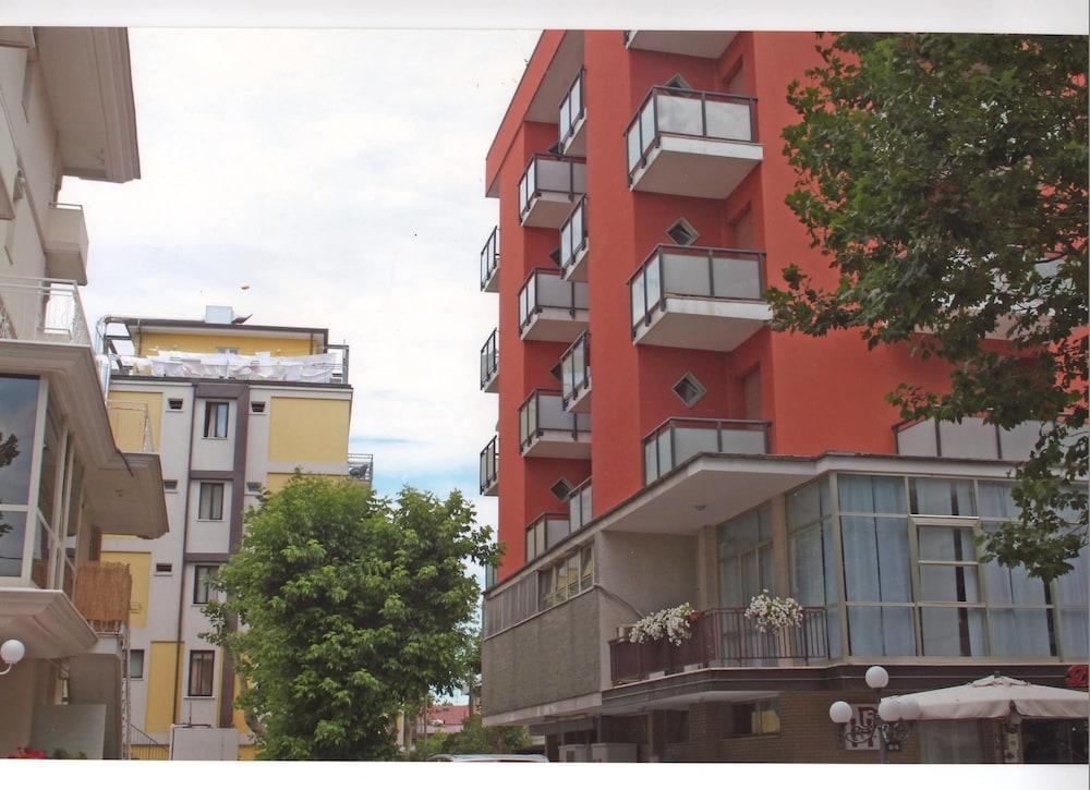 Hotel Darsena Чезенатіко Екстер'єр фото