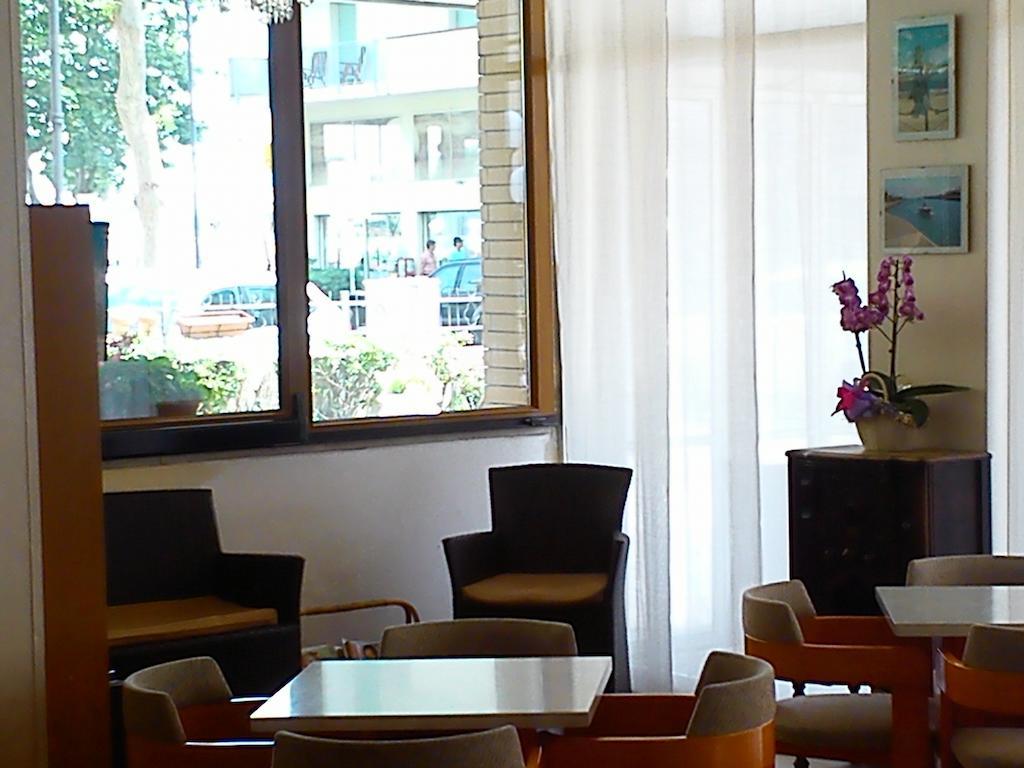 Hotel Darsena Чезенатіко Екстер'єр фото